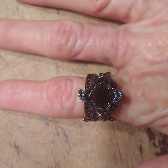 Black stone flower zirconia ring set - Picture 5 of 8